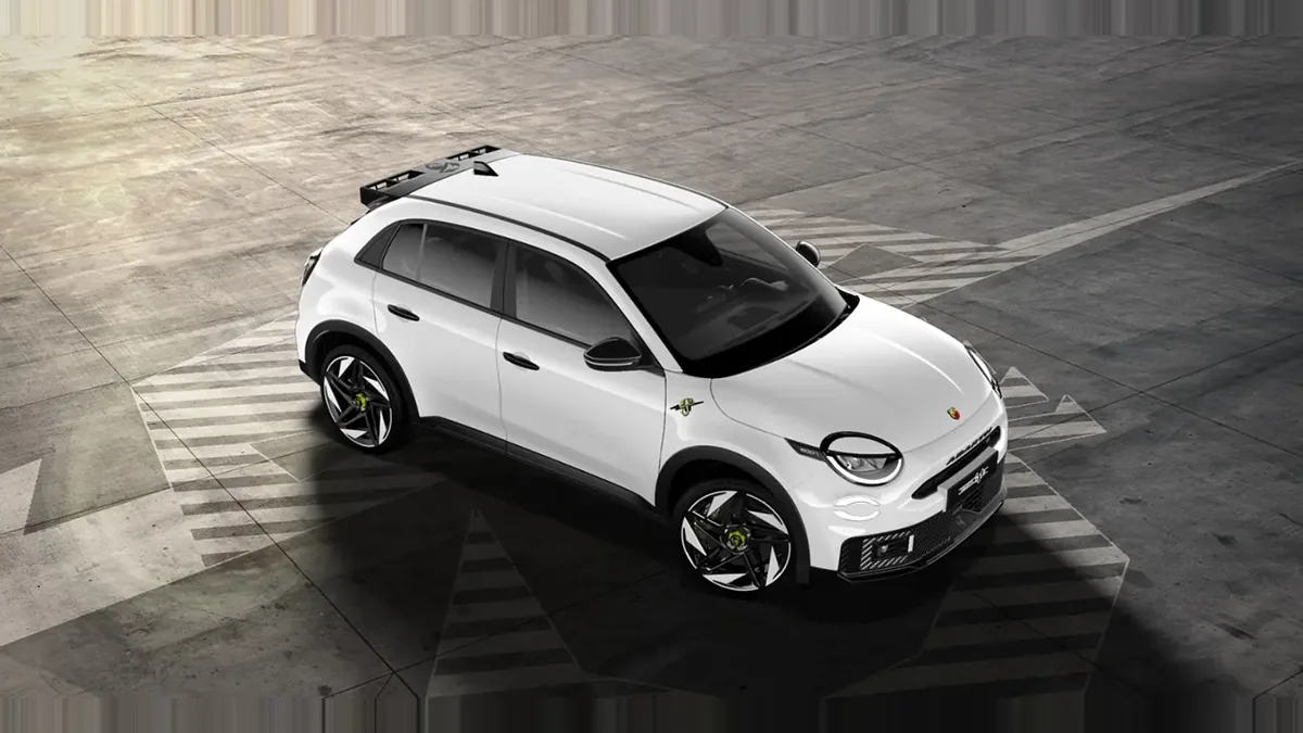 Abarth 600e Turismo en renting barato — Trasera