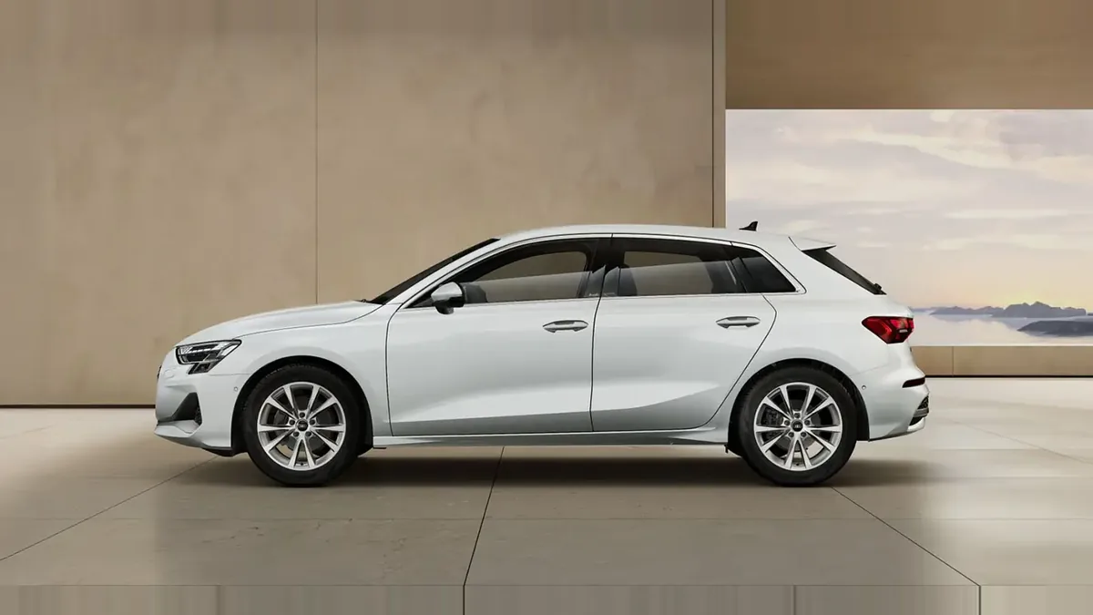 Audi A3 Sportback Advanced TFSI S Tronic en renting barato — Trasera