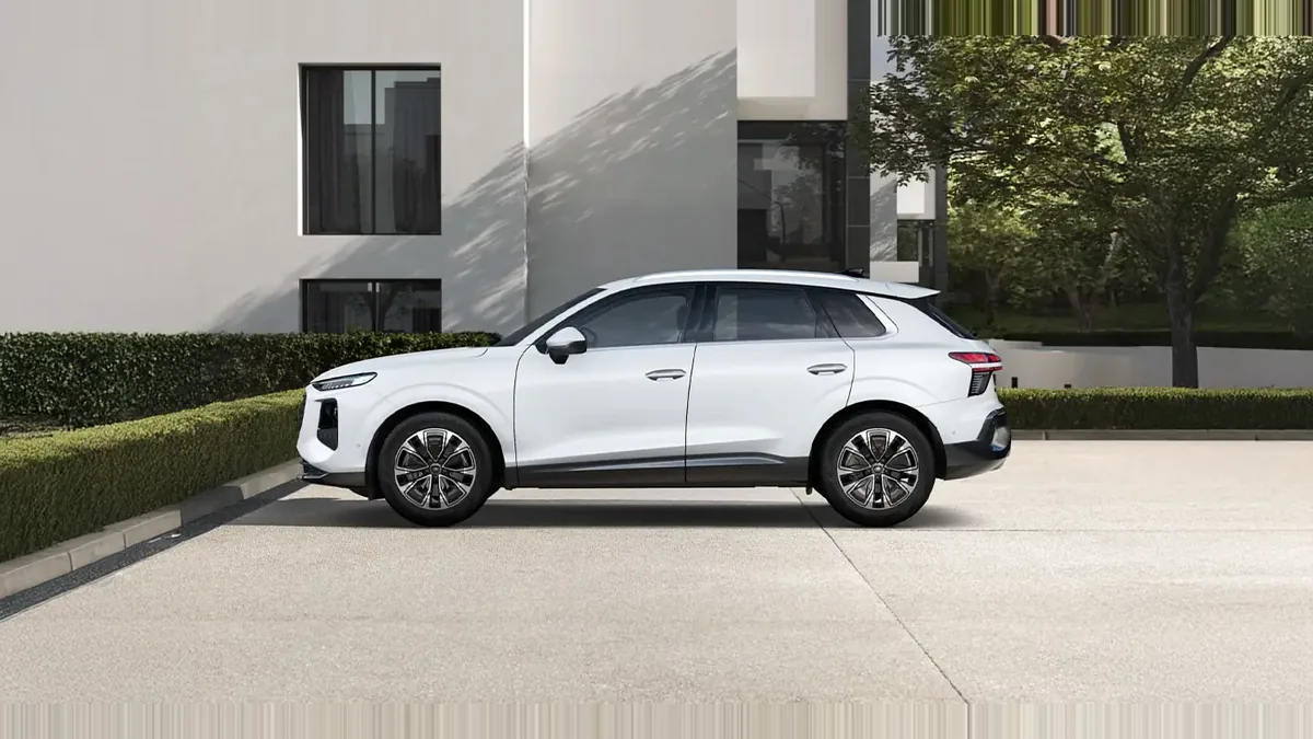 Audi Q3 Advanced TDI 110 kW S Tronic en renting barato — Trasera