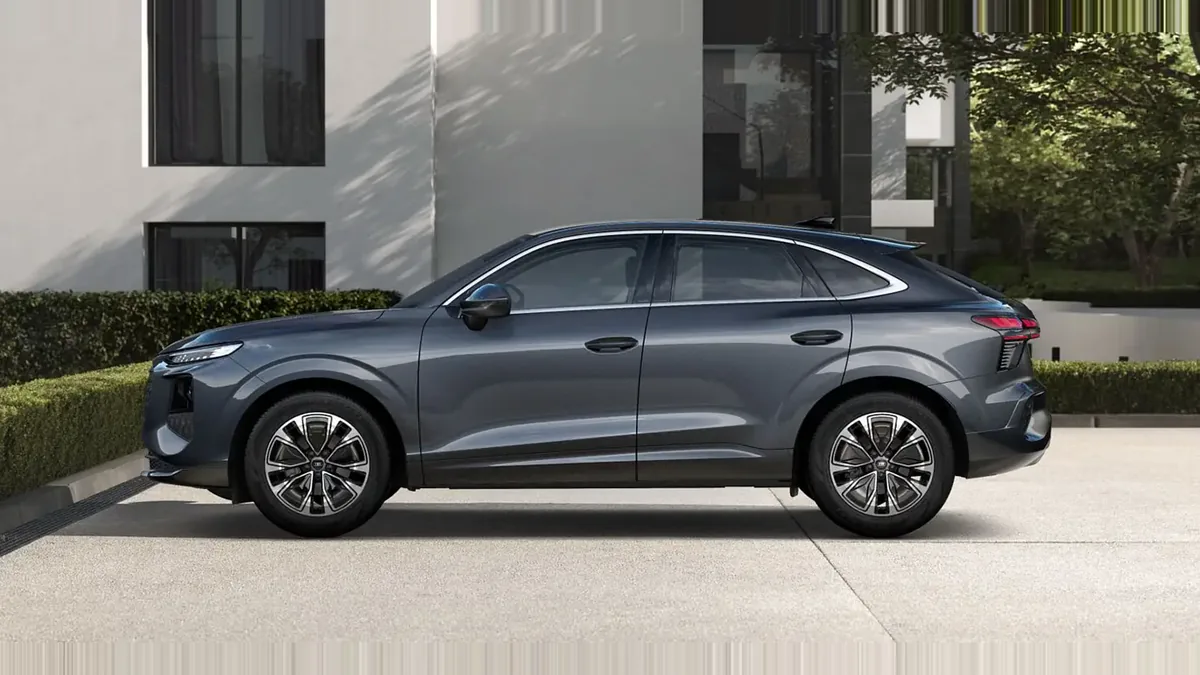 Audi Q3 Sportback Advanced TDI 110kW S Tronic en renting barato — Delantera
