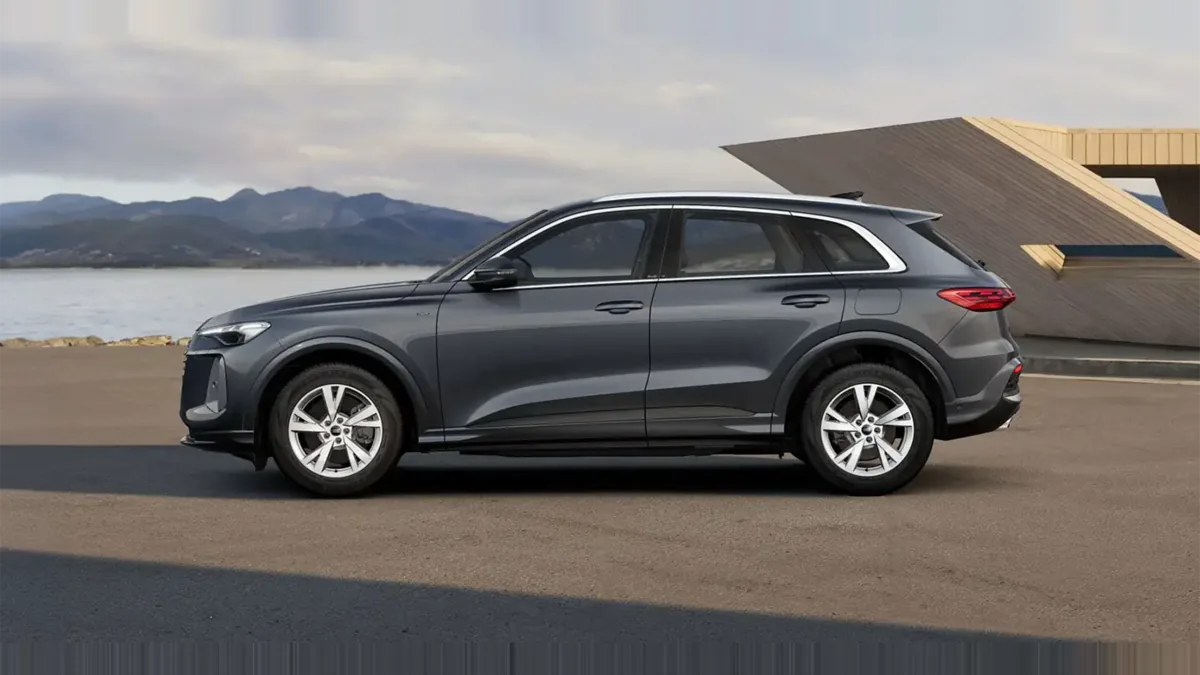 Audi Q5 Advanced e-hybrid quattro 220kW S tronic en renting barato — Lateral