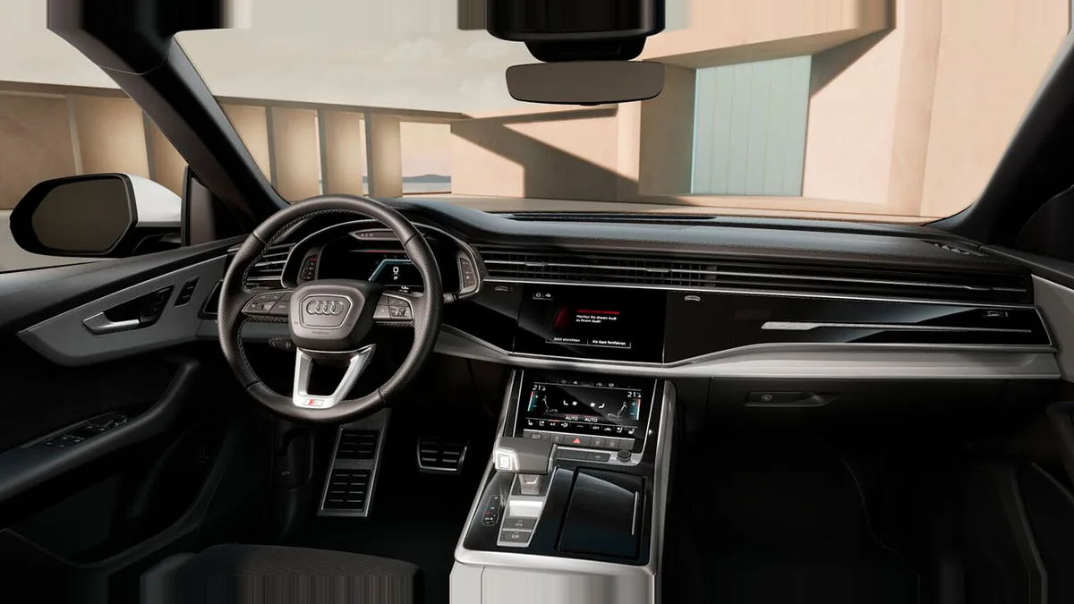 Audi Q8 SUV S line 45 TDI Quattro Tiptronic en renting barato — Interior
