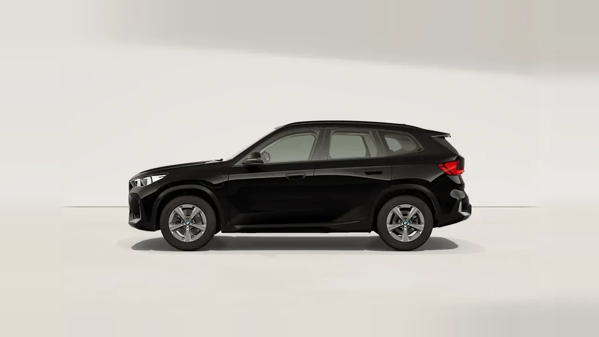 BMW X1 xDrive25e 180kW en renting barato — Trasera