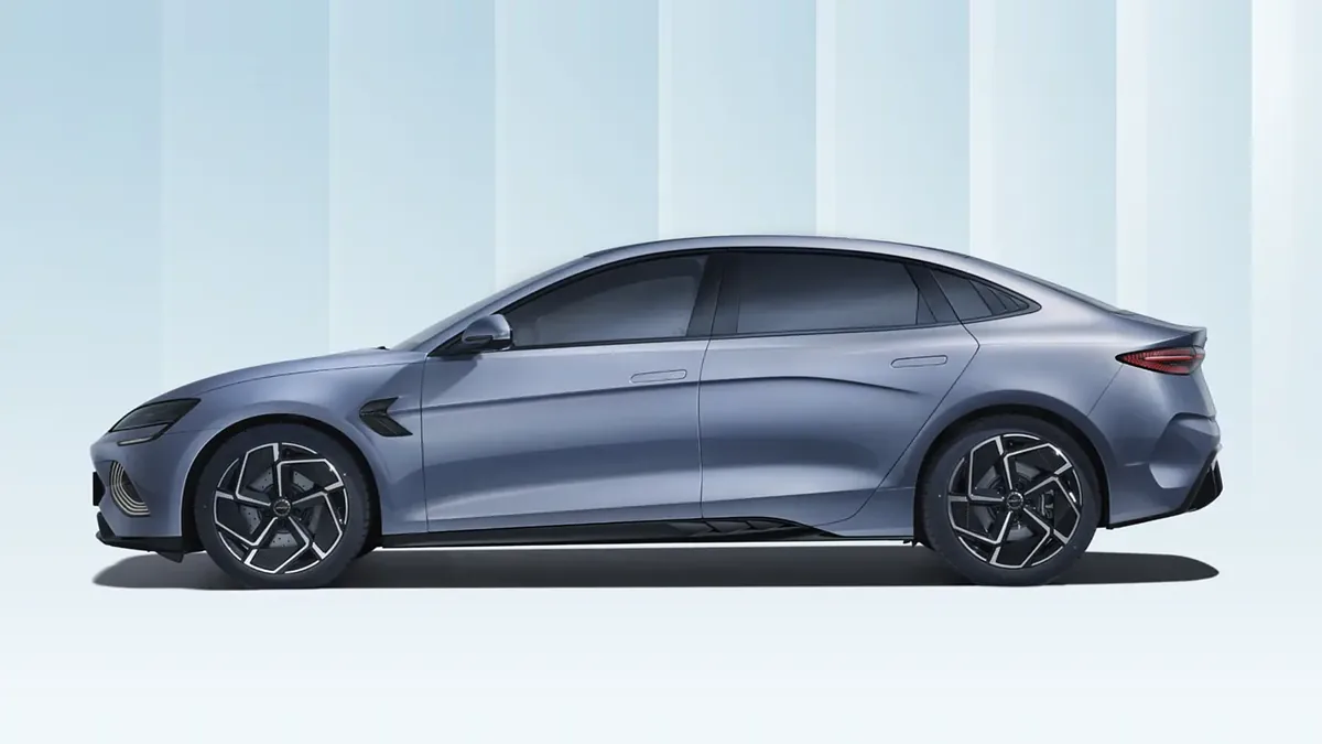 BYD Seal Comfort RWD en renting barato — Trasera