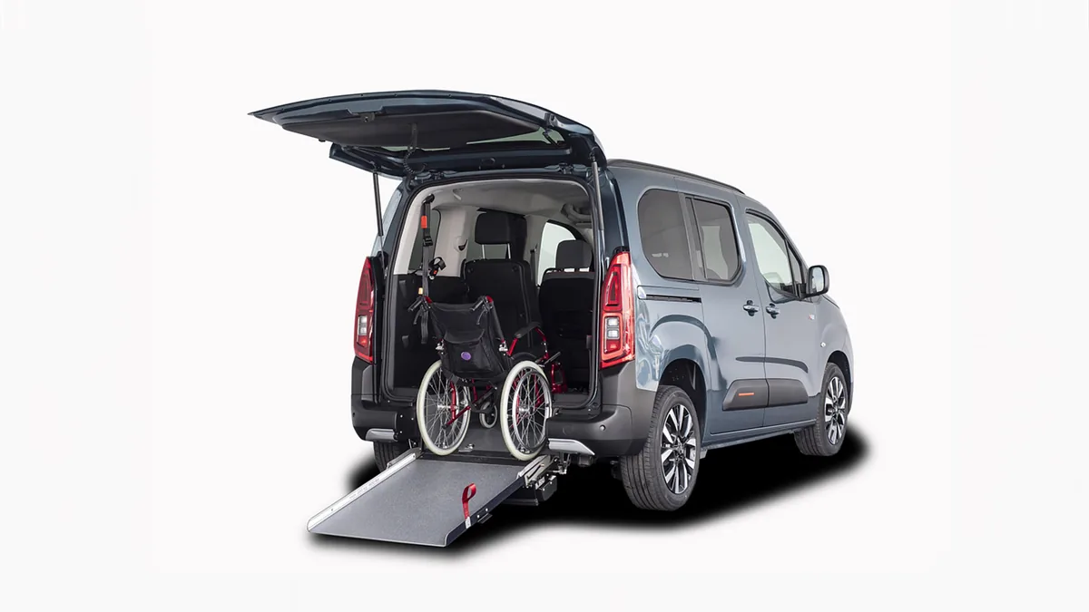 Citroën Berlingo Talla XL BlueHDi 100 YOU L2 N1 Adaptado en renting barato — Trasera