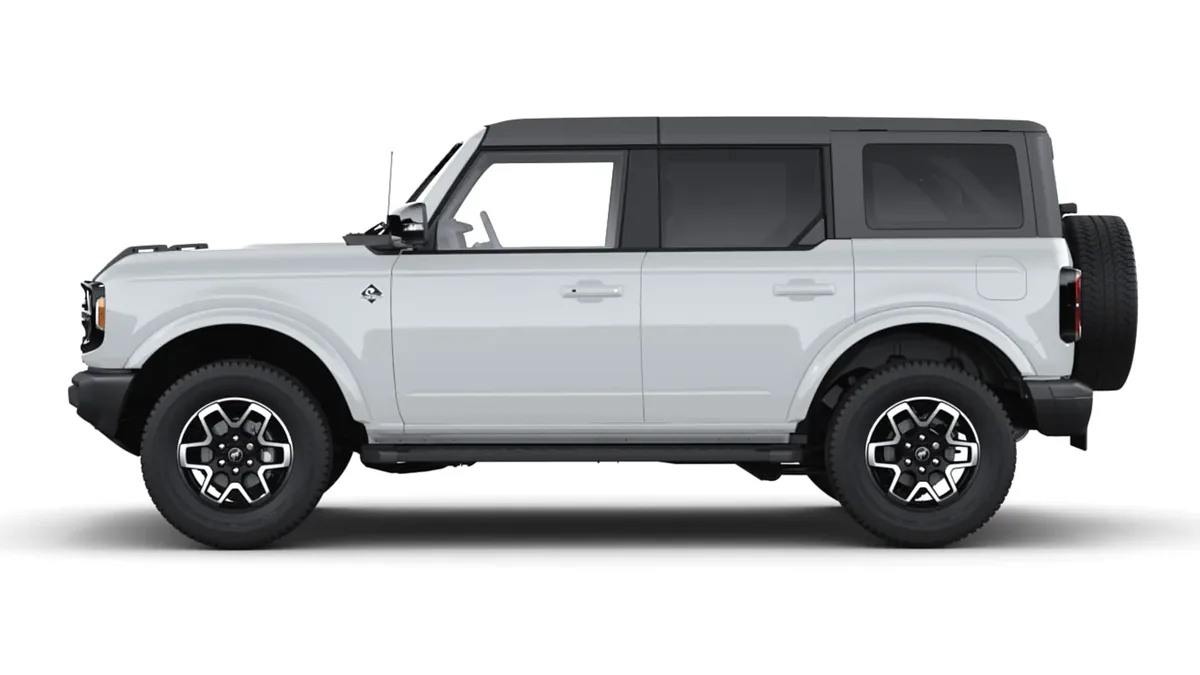 Ford Bronco Outer Banks 2.7 EcoBoost V6 335CV en renting barato — Trasera