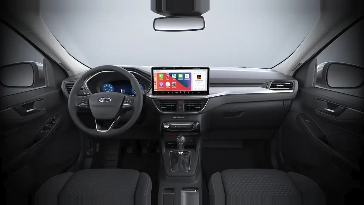 Ford Kuga Titanium 1.5 Ecoboost 150CV III en renting barato — Interior