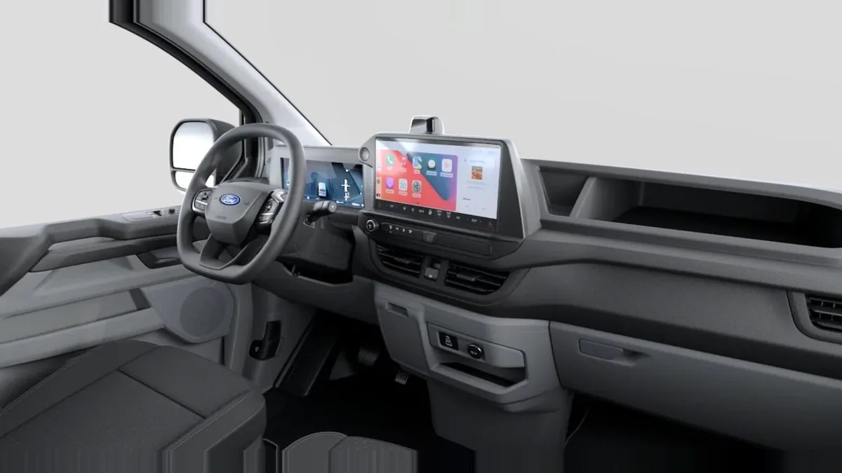 Ford TRANSIT CUSTOM  Kombi BEV 83kWh 100kW 340 L1 Trend en renting barato — Interior