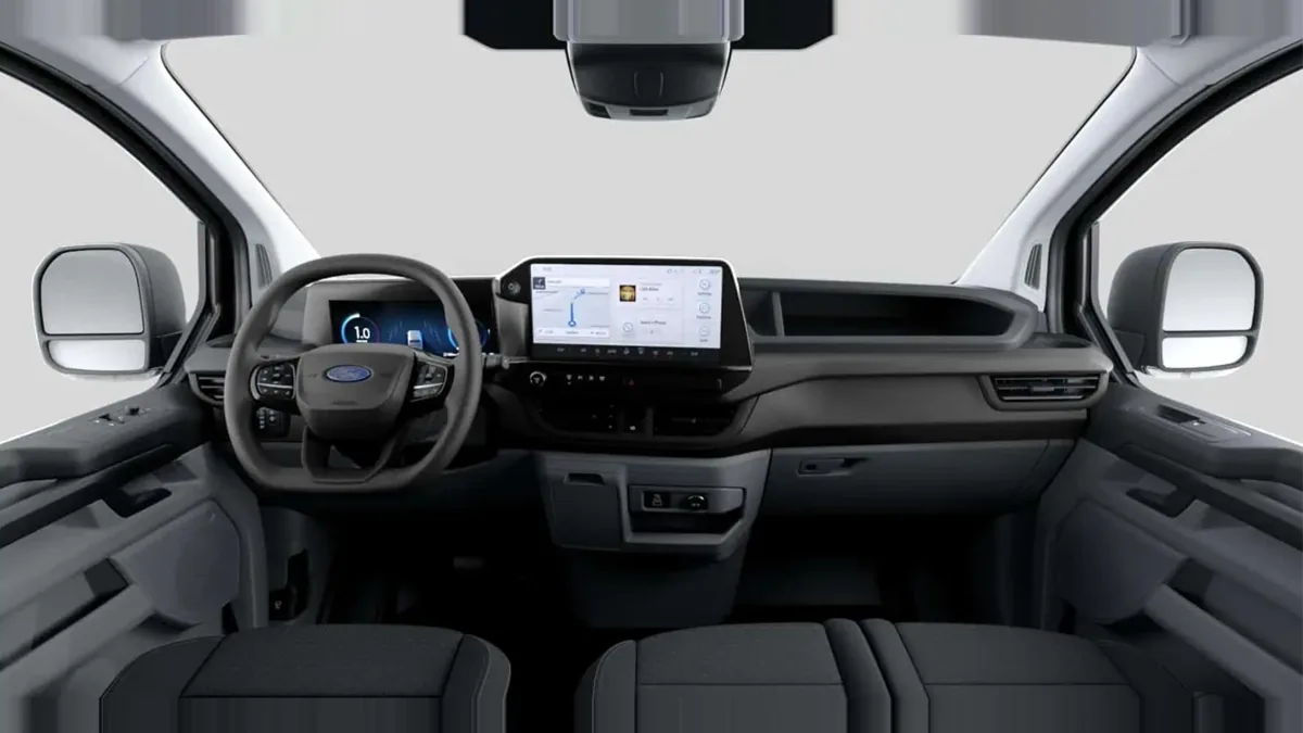 Ford Transit Custom Van 320 L1 BEV Trend 136cv AT en renting barato — Interior