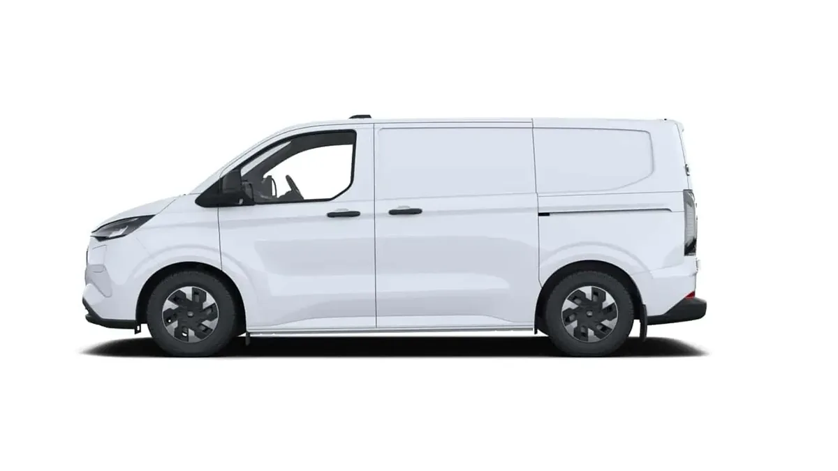 Ford Transit Custom Van 320 L1 BEV Trend 136cv AT en renting barato — Trasera