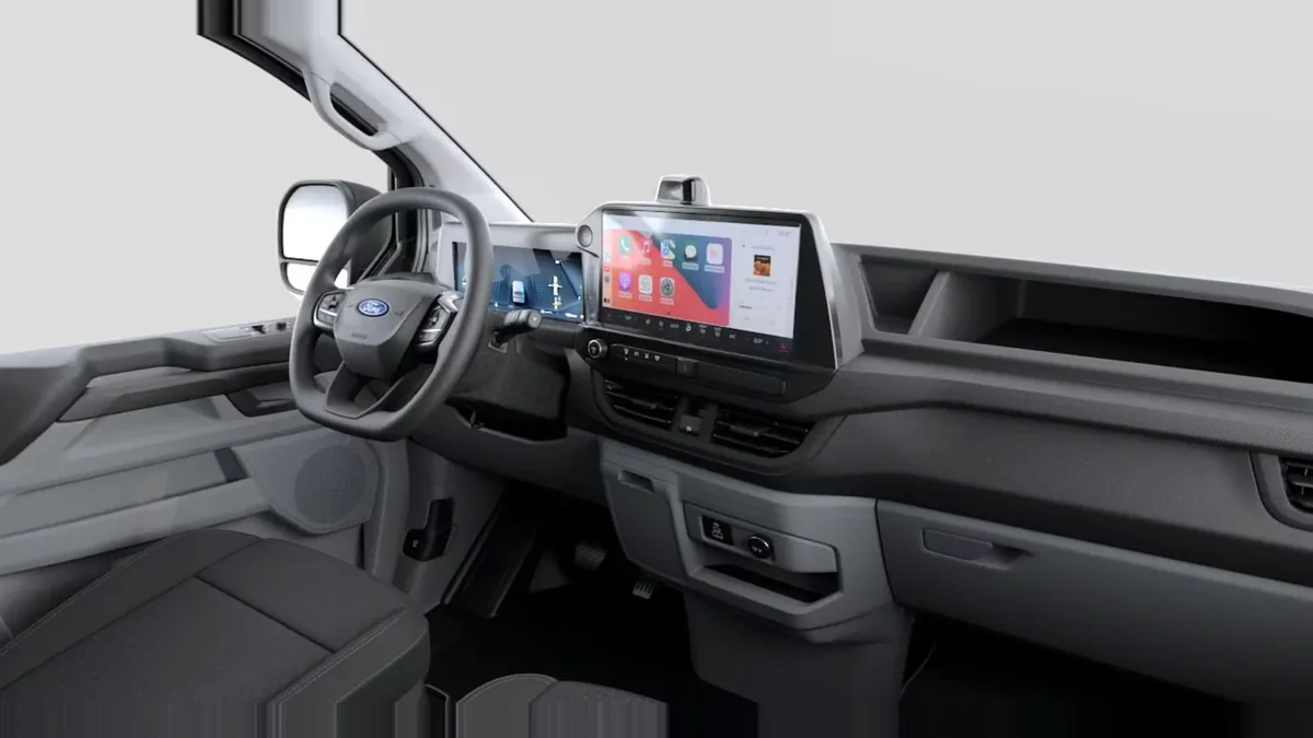 Ford TRANSIT CUSTOM Van BEV 83kWh 100kW 320 L1 Trend en renting barato — Interior