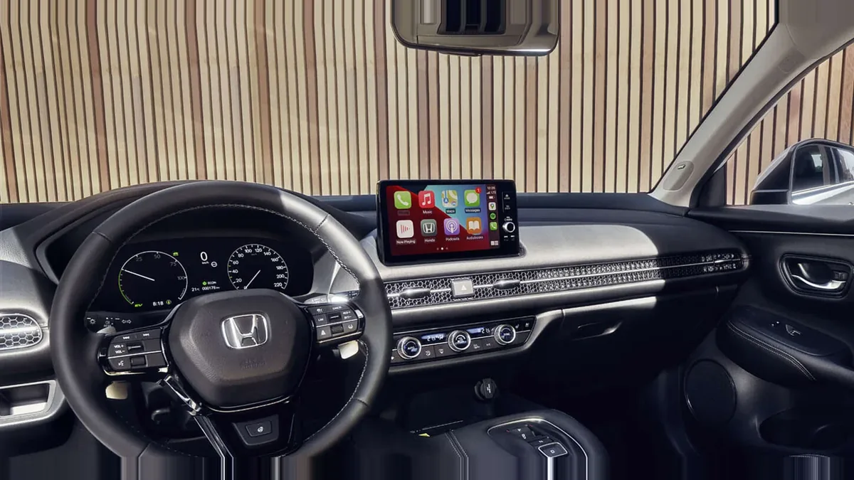 Honda ZR-V 2.0 i-MMD Sport 184CV MA en renting barato — Interior