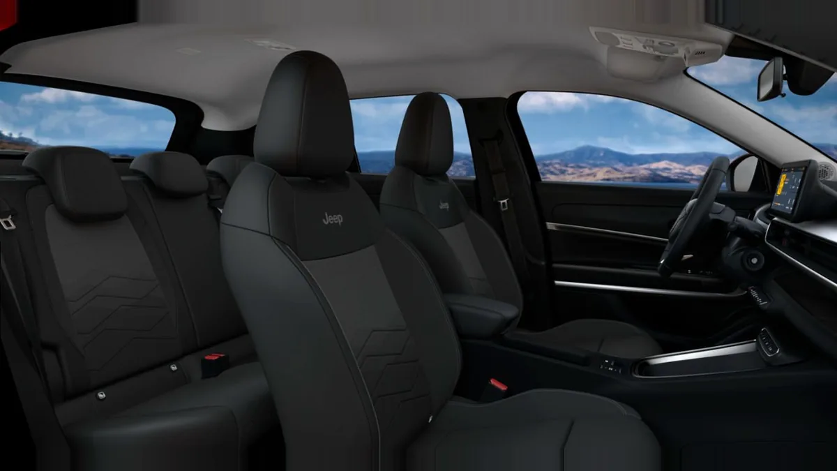 Jeep AVENGER E-HYBRID ALTITUDE en renting barato — vista 8