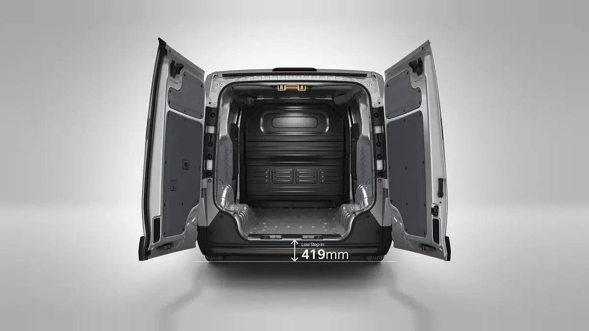 Kia PV5 Cargo L2H1 Long Range Plus en renting barato — Interior