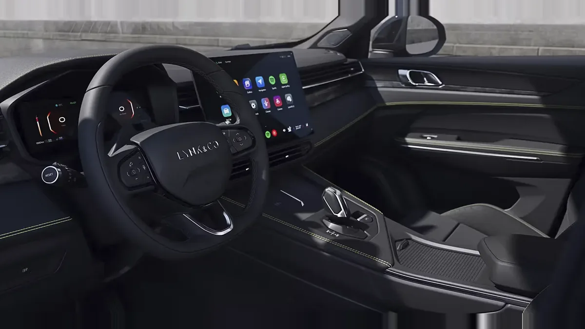 Lynk & Co 01 1.5 PHEV Core en renting barato — Interior