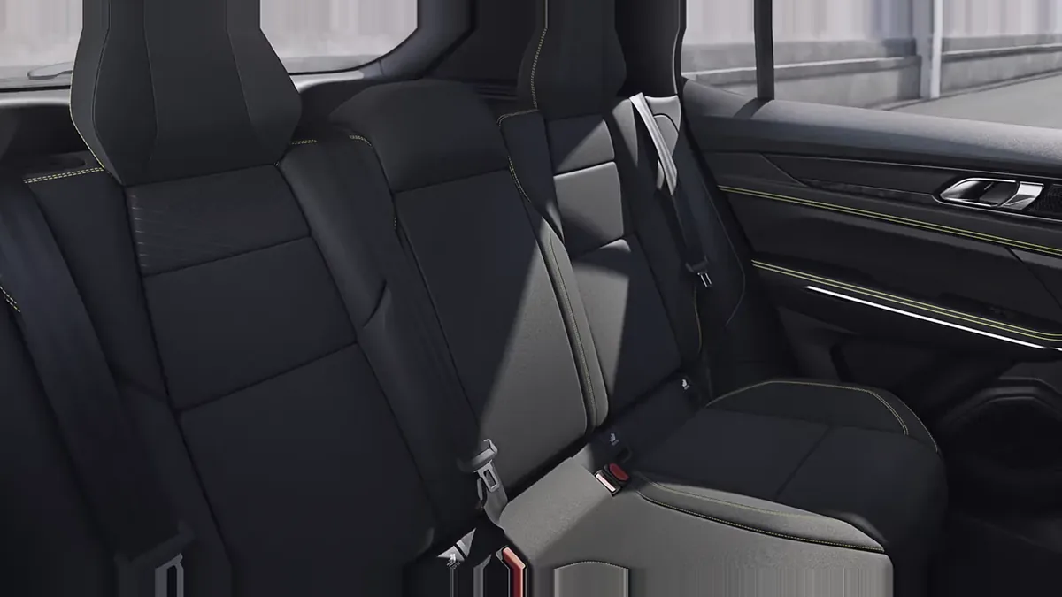 Lynk & Co 01 1.5 PHEV Core en renting barato — vista 7