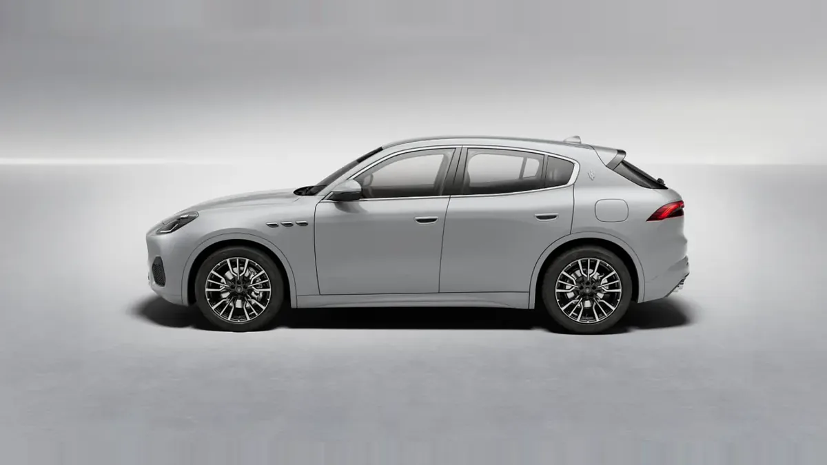 Maserati Grecale L4 MHEV 300CV AWD en renting barato — Trasera