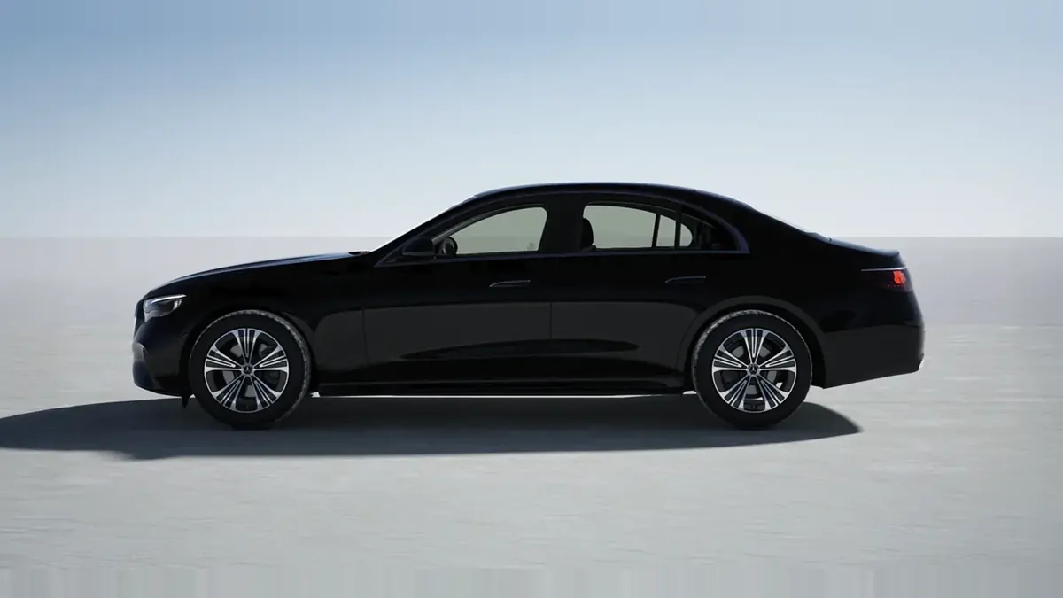 Mercedes-Benz Clase E 200 en renting barato — Trasera