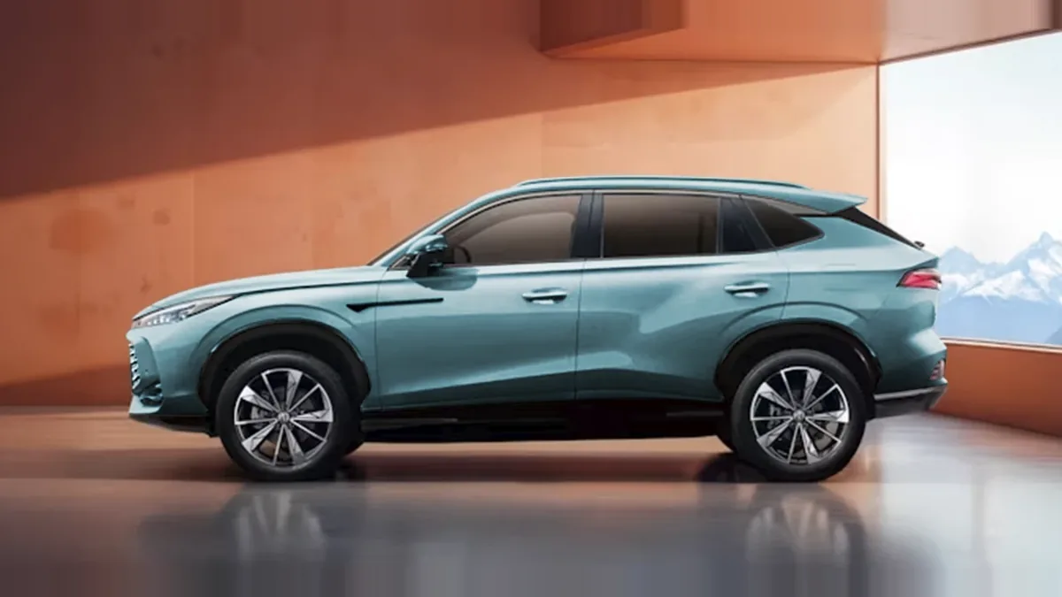 MG HS 1.5 Hybrid Comfort en renting barato — Trasera
