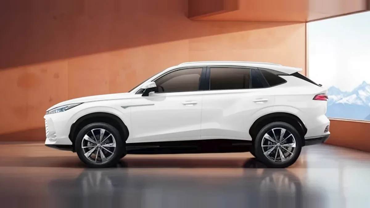 MG HS 1.5 Hybrid Comfort WHT en renting barato — Trasera