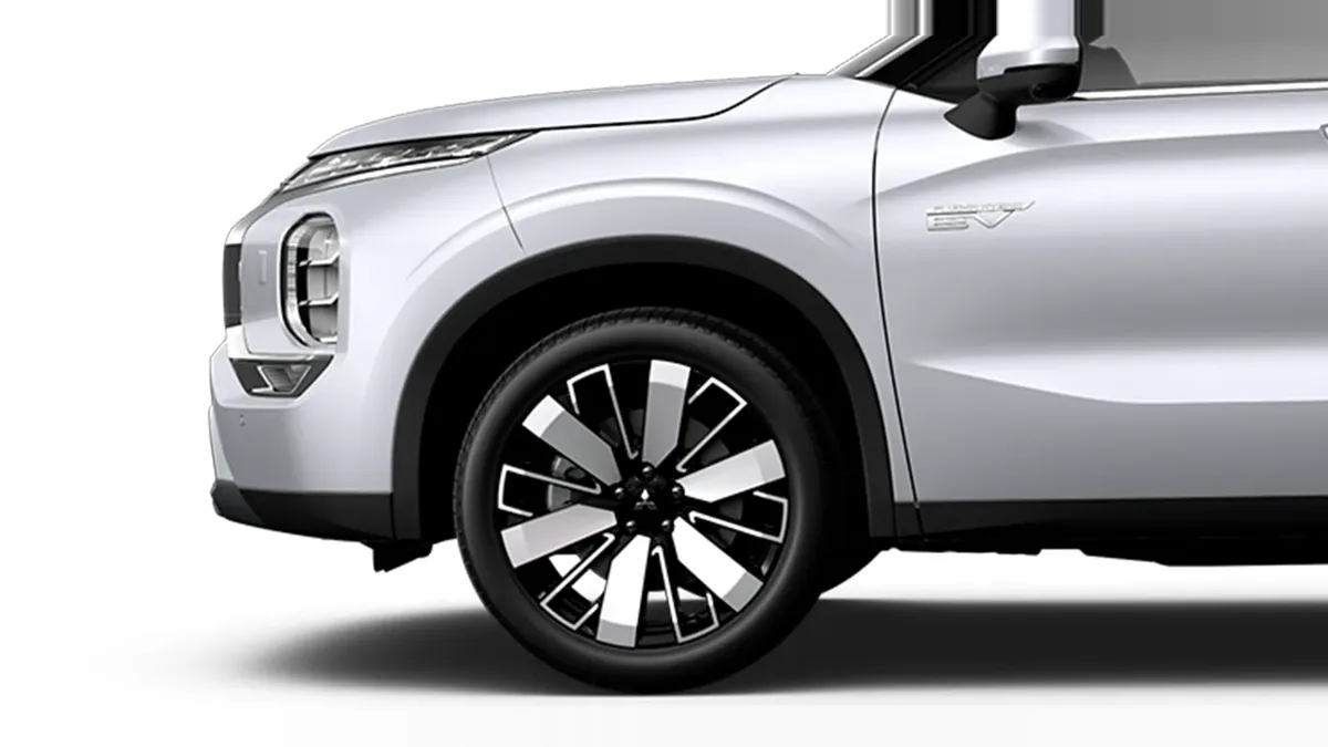 Mitsubishi Outlander PHEV Kaiteki 4WD 306CV en renting barato — vista 12