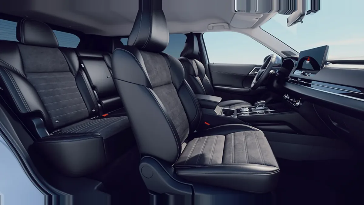 Mitsubishi Outlander PHEV Kaiteki 4WD 306CV en renting barato — vista 9