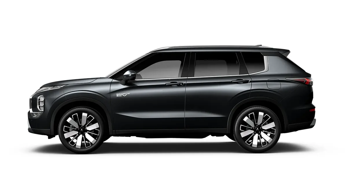 Mitsubishi Outlander PHEV Kaiteki 4WD 306CV en renting barato — Trasera