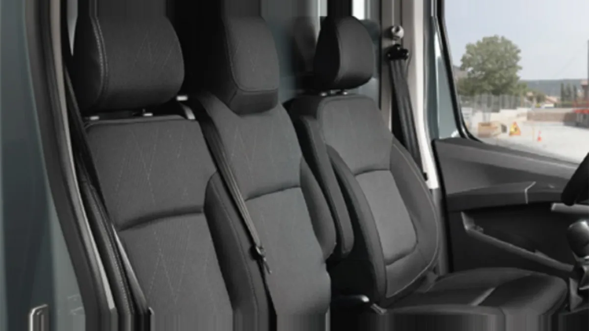 Nissan Primastar 2.0DCI 110CV L1H1 Acenta en renting barato — Delantera