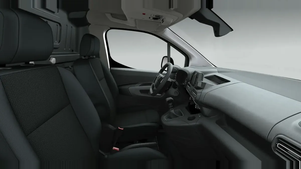 Opel Combo-e Cargo M 800kg en renting barato — Interior