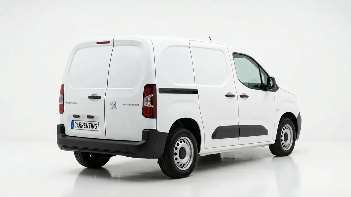 Peugeot Partner Furgón M Diésel 100CV Man en renting barato — Delantera