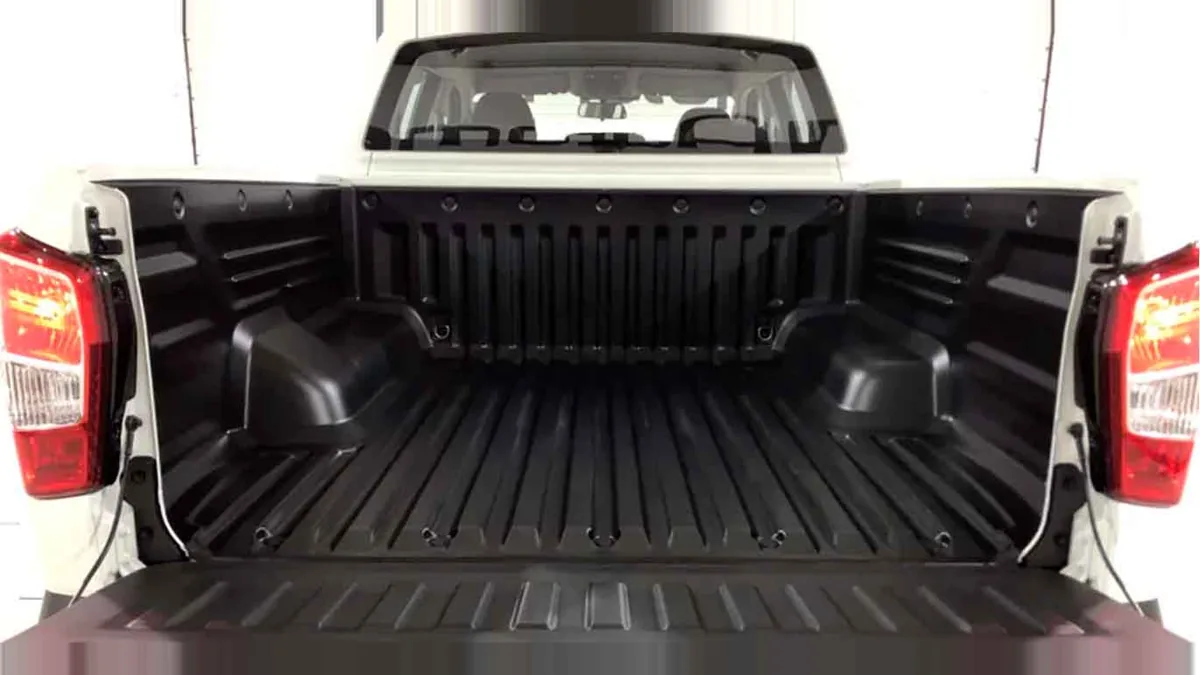KGM Musso Sports D22 DTR Pro 4X4 MT en renting barato — vista 6