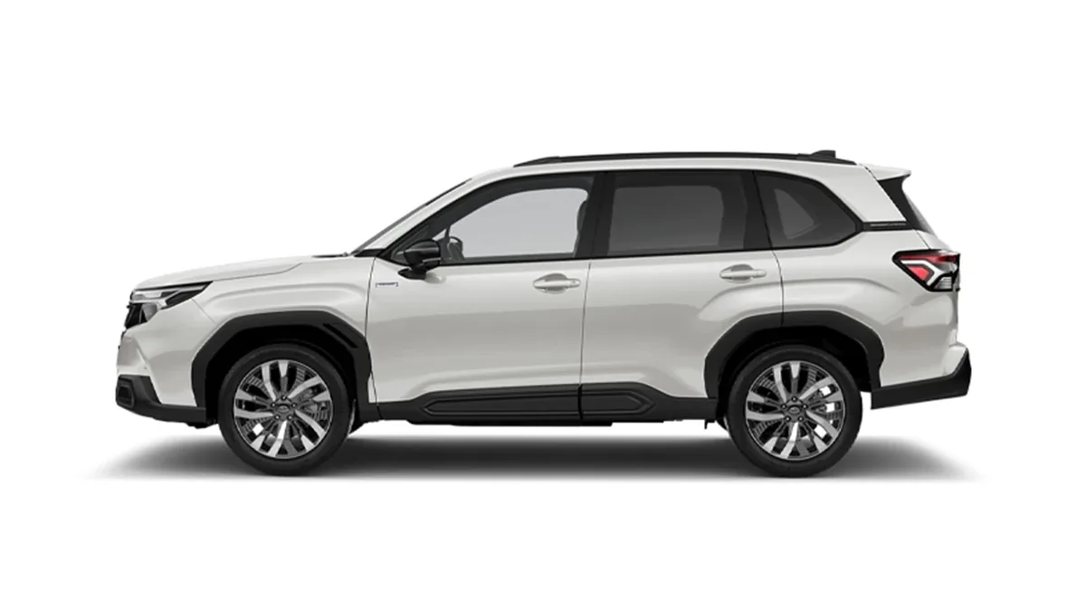 Subaru Forester 2.0i Hybrid Field CVT en renting barato — Delantera