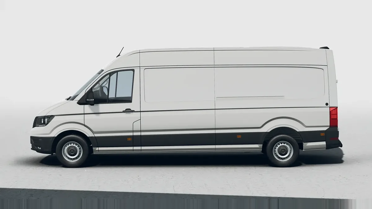 Volkswagen Crafter 35 Furgón BL TA L4H3 2.0 TDI 103kW (140CV) - ISOTERMO en renting barato — Delantera