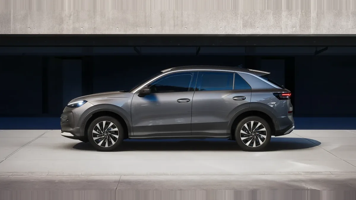 Volkswagen T-ROC Más 1.5 eTSI 110kW (150CV) DSG CW en renting barato — Trasera